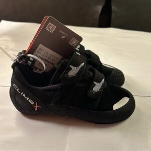 Climb X Rave Strap Climbing Shoe Black Sz 6